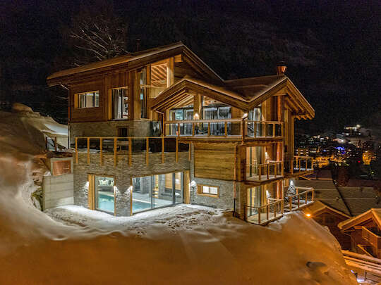 Exclusive newly built chalet with a pool and large windows